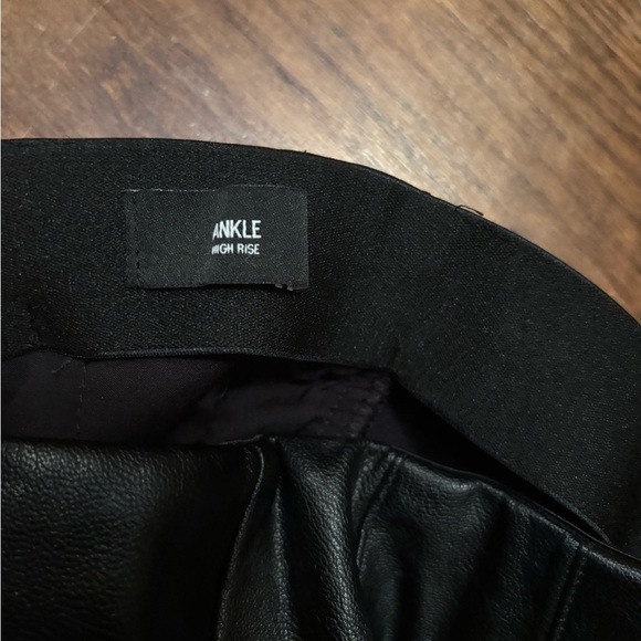Express Black Faux Leather High Waist Ankle Pants. Size 00 - Picture 4 of 5